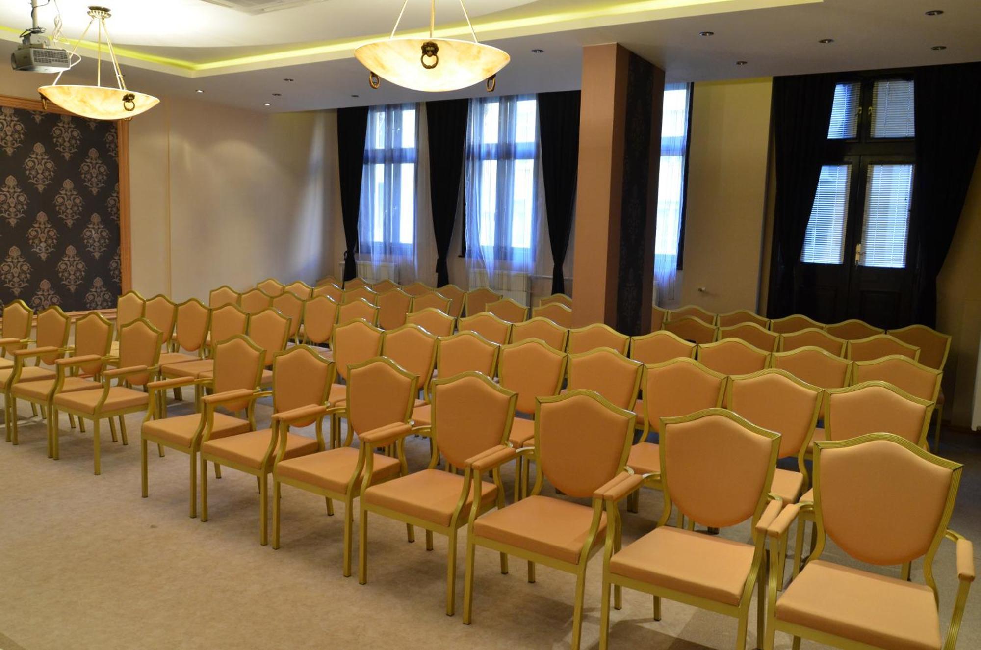 The Regent Club Hotel Ni Kültér fotó