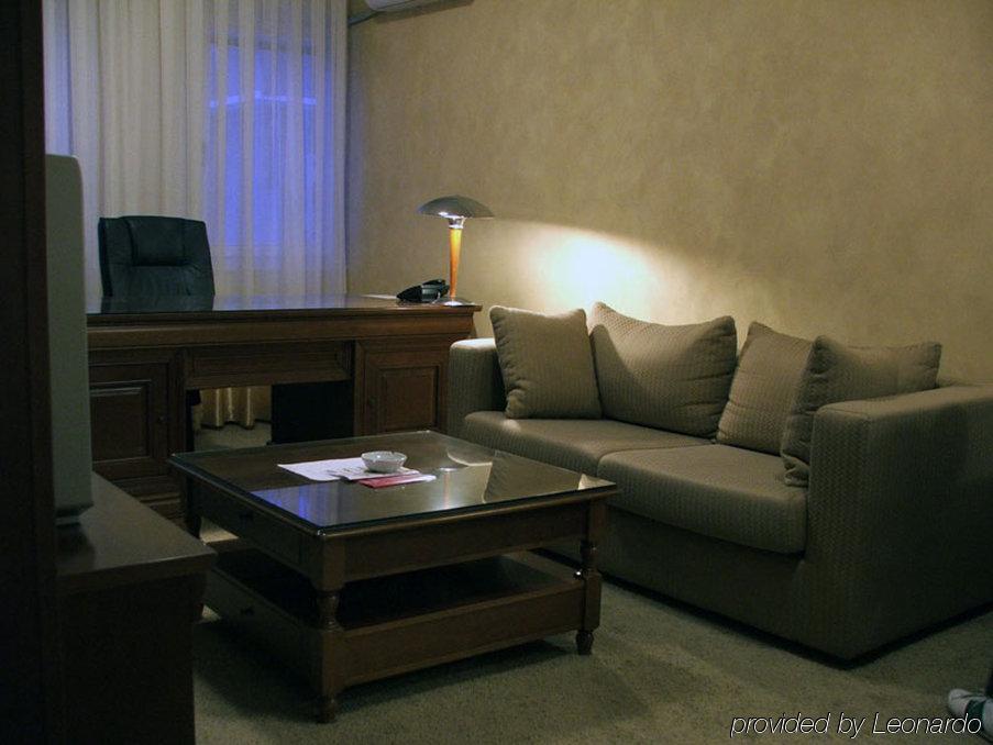 The Regent Club Hotel Ni Szoba fotó