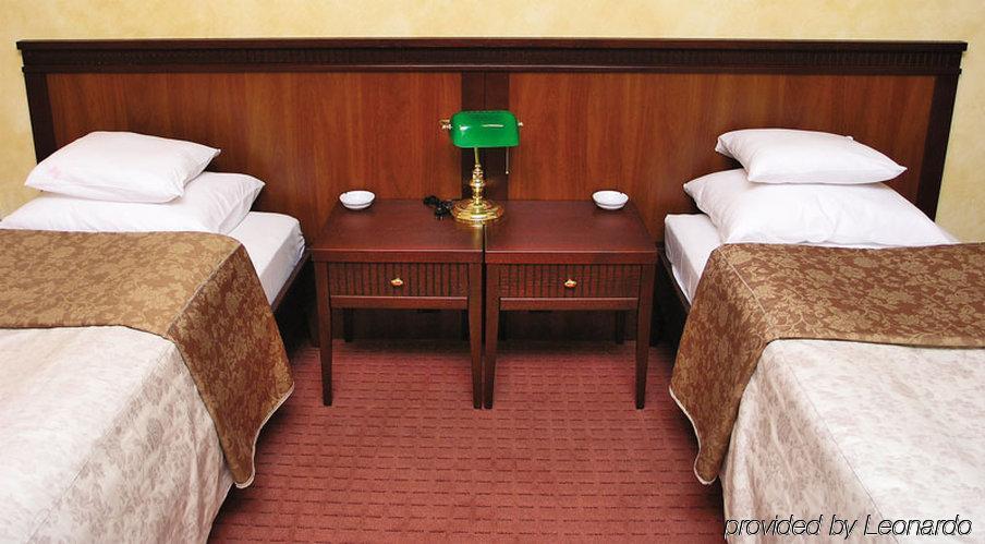 The Regent Club Hotel Ni Szoba fotó