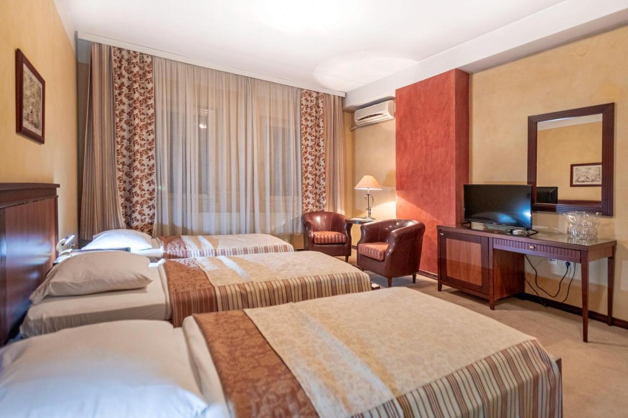The Regent Club Hotel Ni Kültér fotó