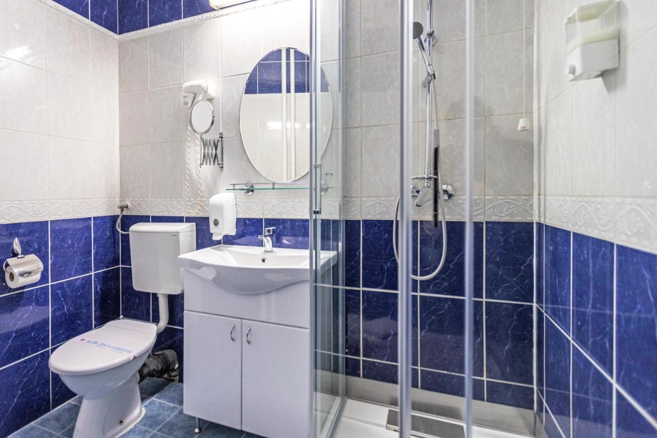 The Regent Club Hotel Ni Kültér fotó