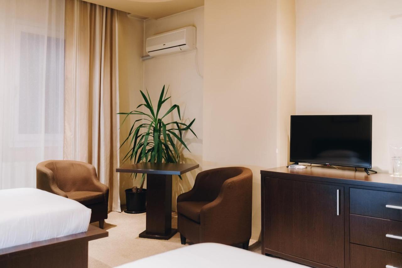 The Regent Club Hotel Ni Kültér fotó